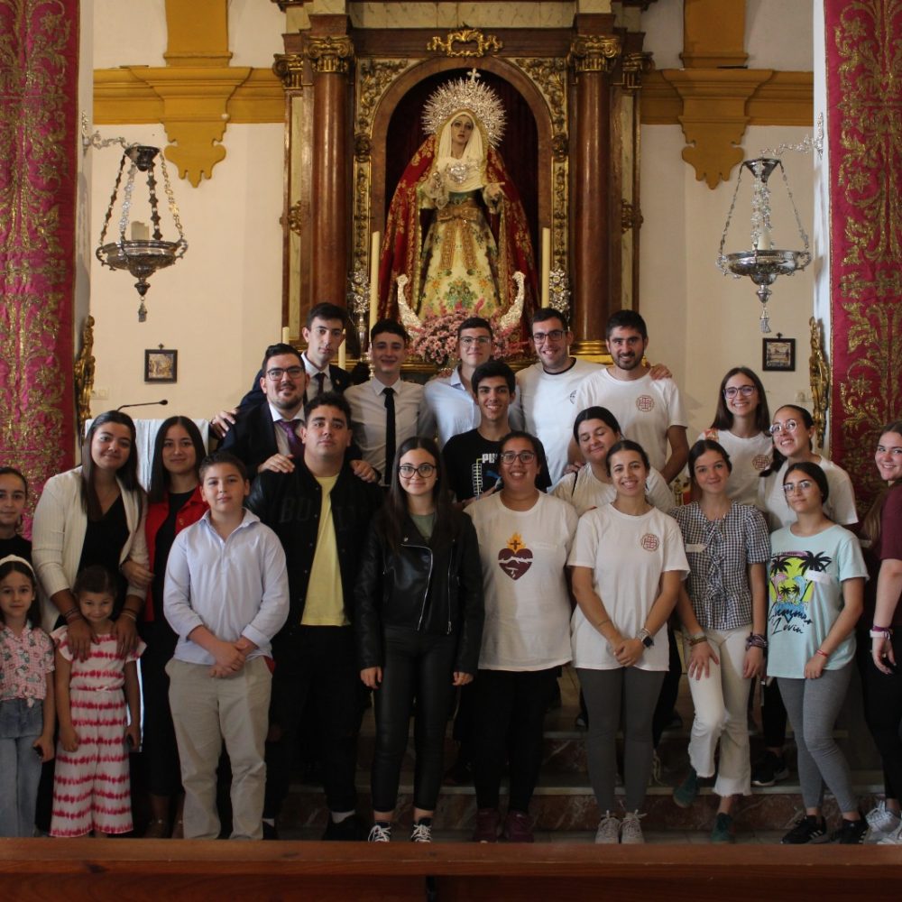 Visita del grupo joven de la Hermandad del Nazareno de Chiclana de la Frontera