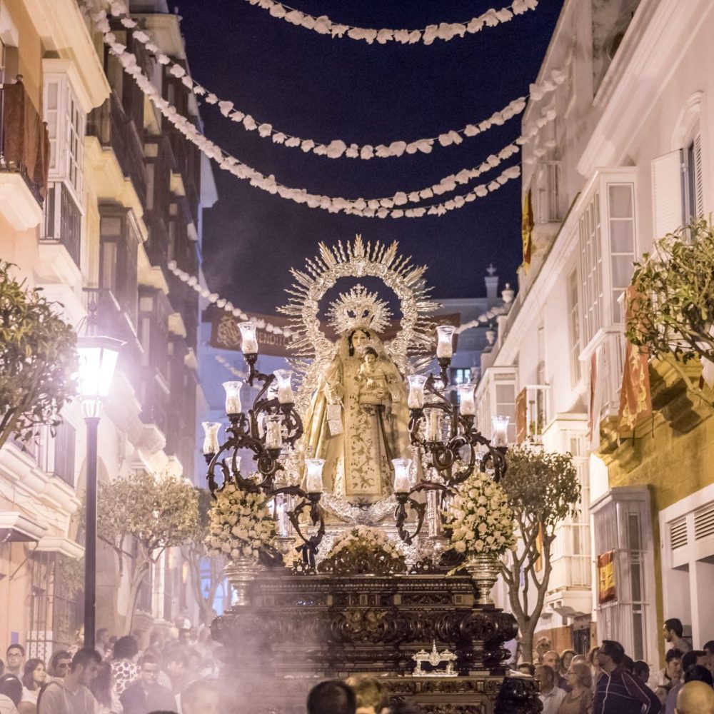 Con la procesión de la Virgen de las Mercedes finaliza el ciclo de Glorias en La Isla