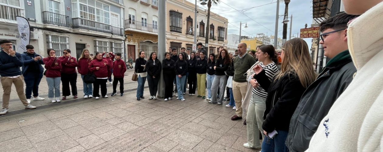 Encuentro de jóvenes en la casa de hermandad de La Caridad